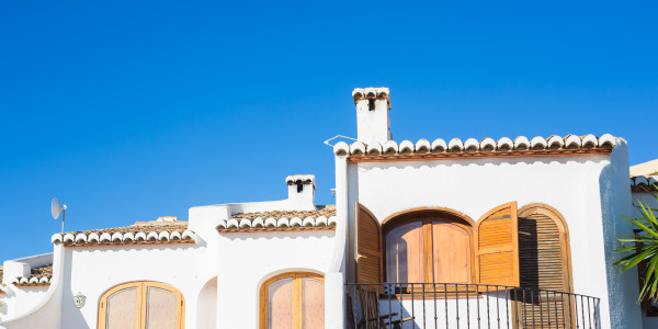 Pintar Fachadas de Casas Unifamiliares / Chalets en Zaragoza · Pinturas para Pintado de Fachadas Metálicas o de Hormigón