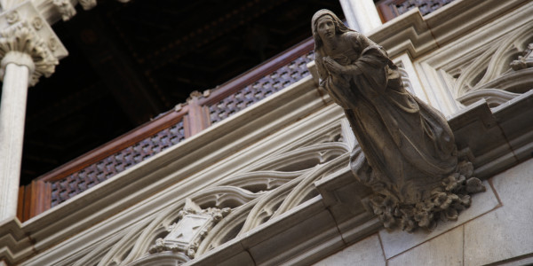 Rehabilitación y Restauración de Fachadas en Zaragoza · Pinturas minerales o transpirables para conservar estética original